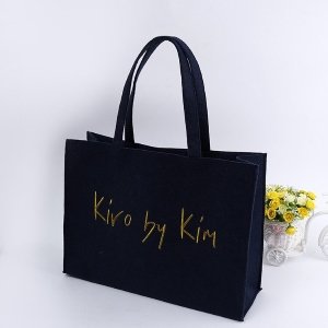 Im Siebdruck bedruckte Filztasche Kiro