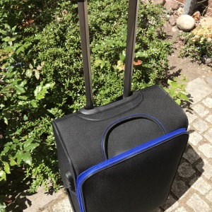 Koffer Schwarz Blau, offen griffe 1