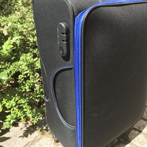 Koffer Schwarz Blau, Seite Ecke