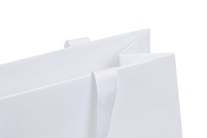 Detail view, band constantly up in the envelope of the edge