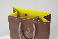 Offset, Mattlamination, UV Spot, Papiertasche
