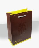 Papiertaschen drucken, UV Spot auf Mattlamination